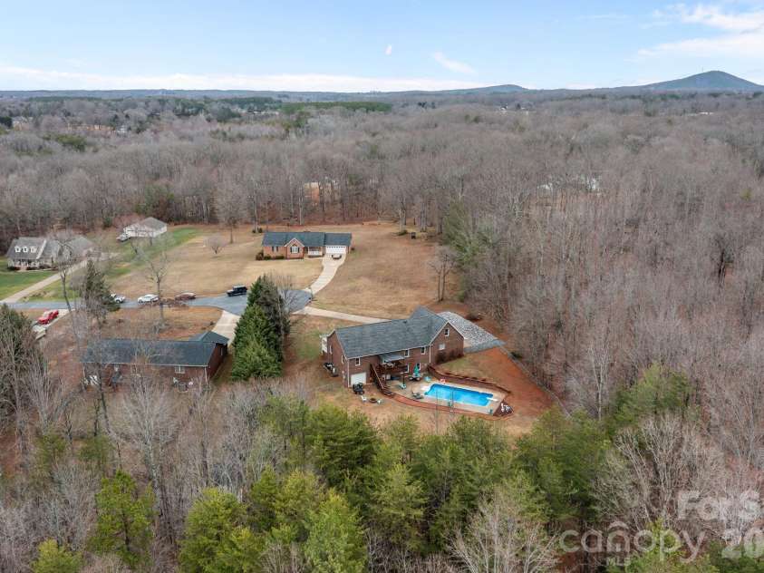 3156 Teresa Drive, Lincolnton, NC 28092.  MLS# CAR4350524, YatesRealty ID 10169. 