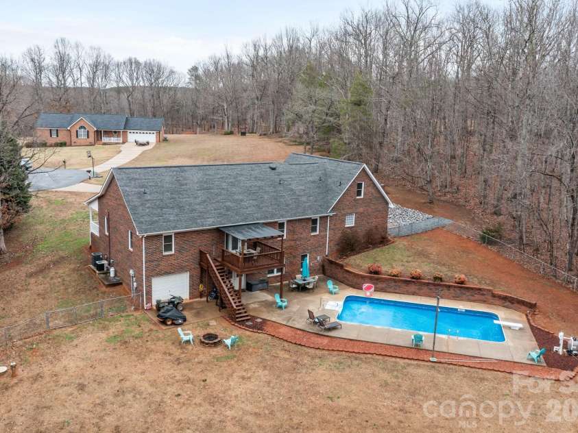 3156 Teresa Drive, Lincolnton, NC 28092.  MLS# CAR4350524, YatesRealty ID 10169. 