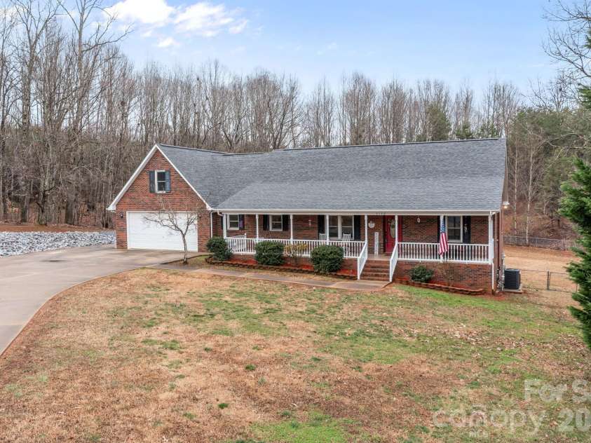 3156 Teresa Drive, Lincolnton, NC 28092.  MLS# CAR4350524, YatesRealty ID 10169. 