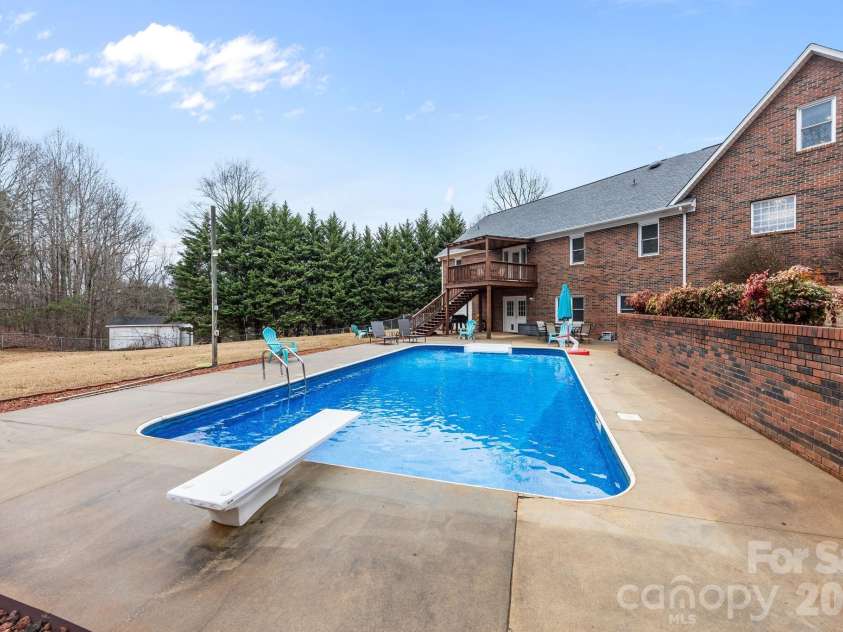 3156 Teresa Drive, Lincolnton, NC 28092.  MLS# CAR4350524, YatesRealty ID 10169. 
