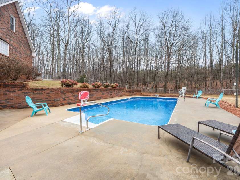 3156 Teresa Drive, Lincolnton, NC 28092.  MLS# CAR4350524, YatesRealty ID 10169. 