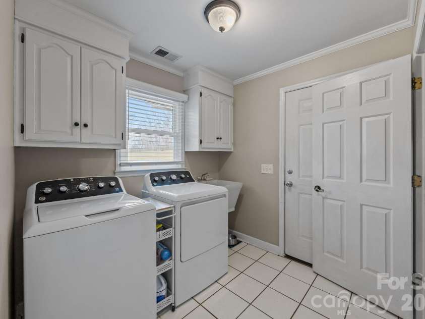 3156 Teresa Drive, Lincolnton, NC 28092.  MLS# CAR4350524, YatesRealty ID 10169. Laundry- Main