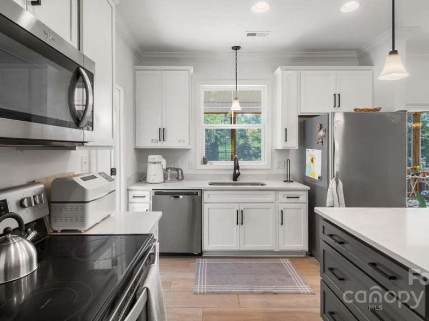 826 Country Lane, Pelham, NC 27311.  MLS# CAR4284309, YatesRealty ID 1017. 