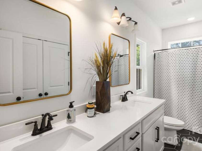 826 Country Lane, Pelham, NC 27311.  MLS# CAR4284309, YatesRealty ID 1017. 