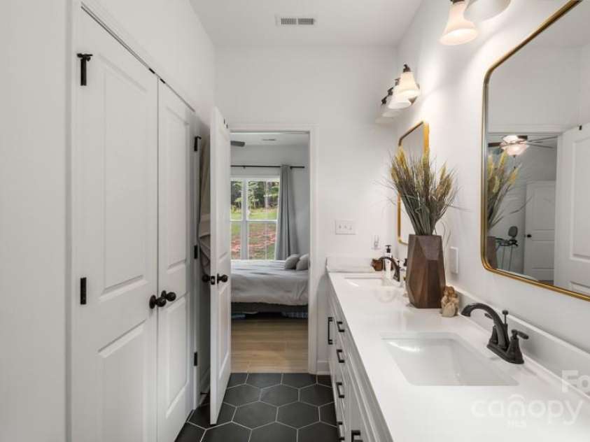 826 Country Lane, Pelham, NC 27311.  MLS# CAR4284309, YatesRealty ID 1017. 