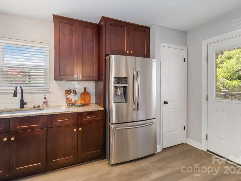 1509 Harrill Street, Charlotte, NC 28205.  MLS# CAR4280930, YatesRealty ID 10170. 