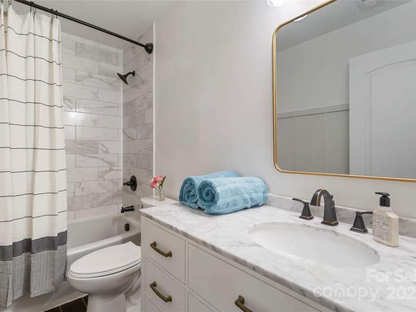 1509 Harrill Street, Charlotte, NC 28205.  MLS# CAR4280930, YatesRealty ID 10170. Full bath