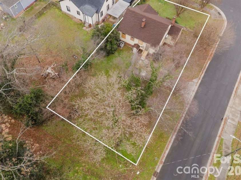 3101 Dogwood Avenue, Charlotte, NC 28206.  MLS# CAR4362339, YatesRealty ID 10170. 