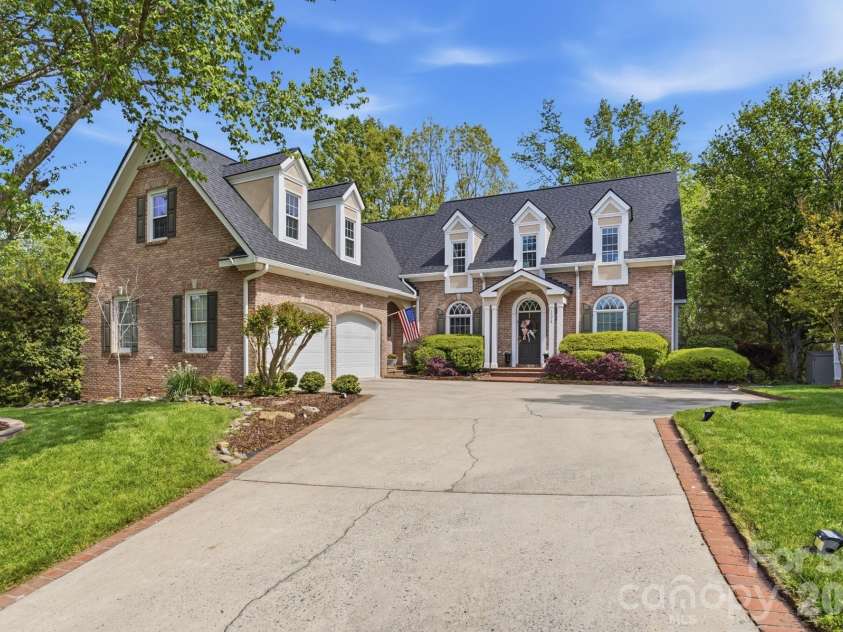 11078 Deep Cove Drive, Tega Cay, SC 29708.  MLS# CAR4364043, YatesRealty ID 10171. 