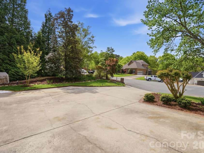 11078 Deep Cove Drive, Tega Cay, SC 29708.  MLS# CAR4364043, YatesRealty ID 10171. 