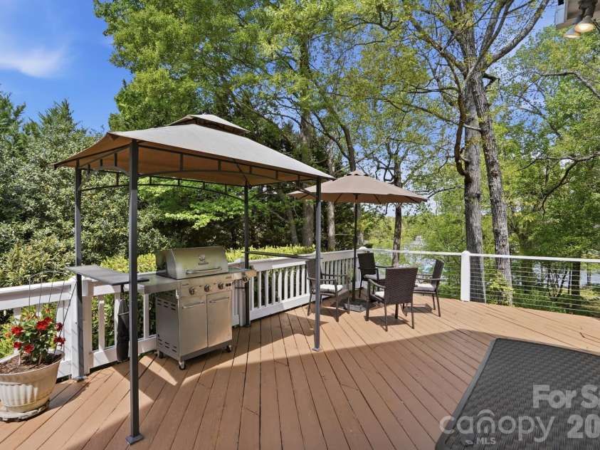 11078 Deep Cove Drive, Tega Cay, SC 29708.  MLS# CAR4364043, YatesRealty ID 10171. 