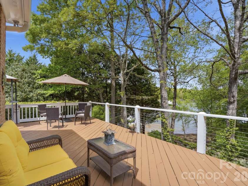 11078 Deep Cove Drive, Tega Cay, SC 29708.  MLS# CAR4364043, YatesRealty ID 10171. 