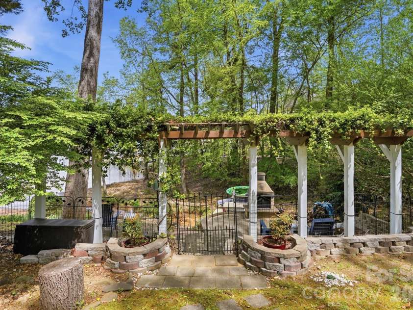 11078 Deep Cove Drive, Tega Cay, SC 29708.  MLS# CAR4364043, YatesRealty ID 10171. 