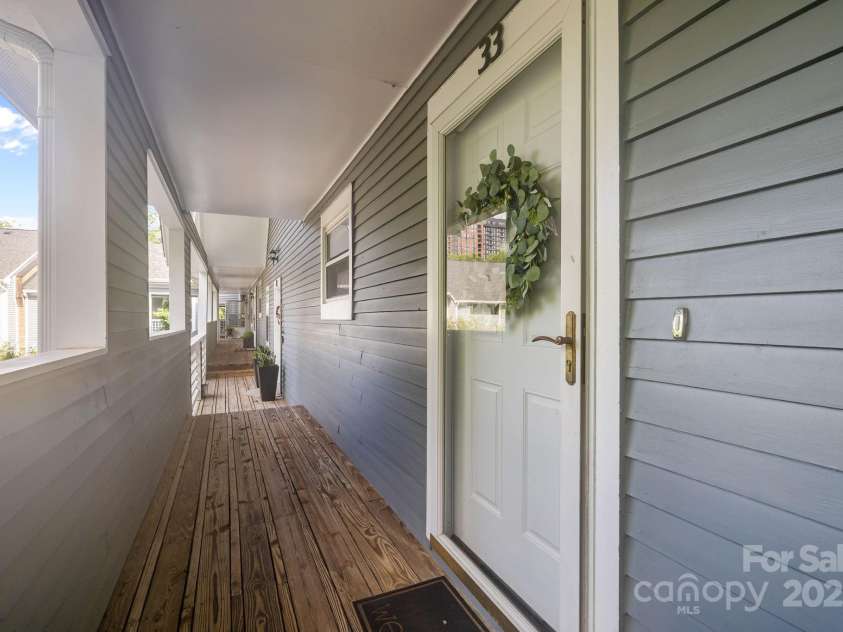 300 Park Avenue, Charlotte, NC 28203.  MLS# CAR4282026, YatesRealty ID 10171. 