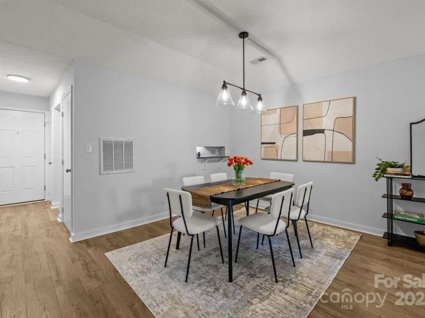 300 Park Avenue, Charlotte, NC 28203.  MLS# CAR4282026, YatesRealty ID 10171. 