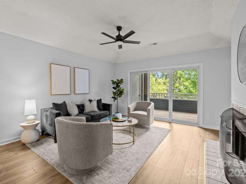 300 Park Avenue, Charlotte, NC 28203.  MLS# CAR4282026, YatesRealty ID 10171. 