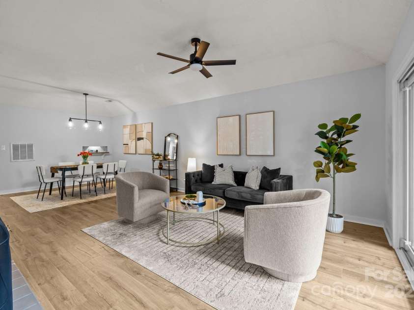 300 Park Avenue, Charlotte, NC 28203.  MLS# CAR4282026, YatesRealty ID 10171. 