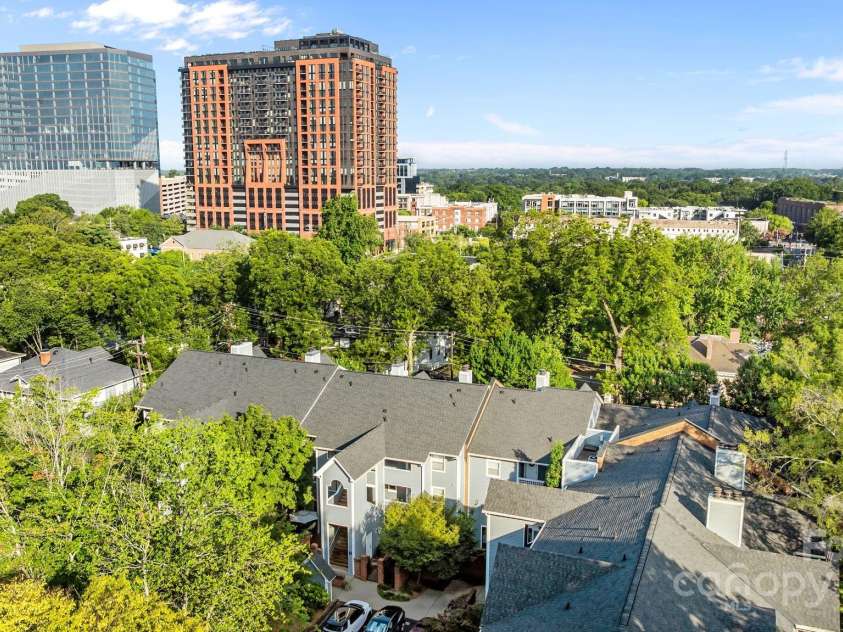 300 Park Avenue, Charlotte, NC 28203.  MLS# CAR4282026, YatesRealty ID 10171. 
