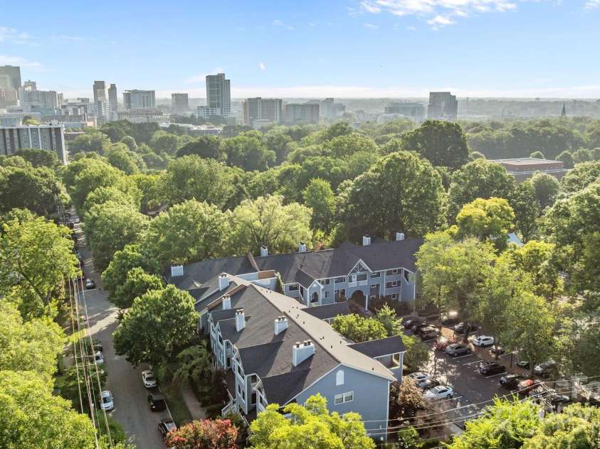 300 Park Avenue, Charlotte, NC 28203.  MLS# CAR4282026, YatesRealty ID 10171. 