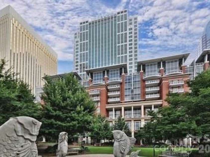 435 Tryon Street, Charlotte, NC 28202.  MLS# CAR4404607, YatesRealty ID 10172. 