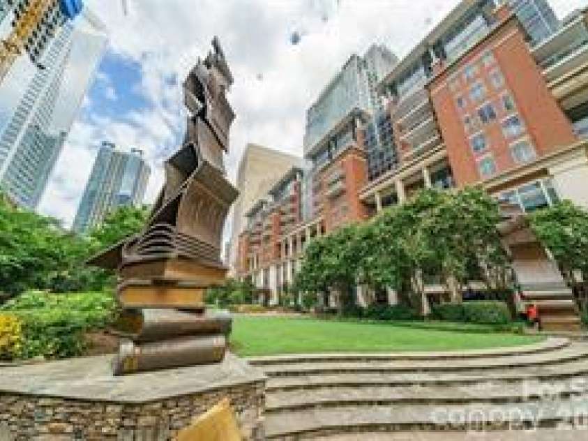 435 Tryon Street, Charlotte, NC 28202.  MLS# CAR4404607, YatesRealty ID 10172. 