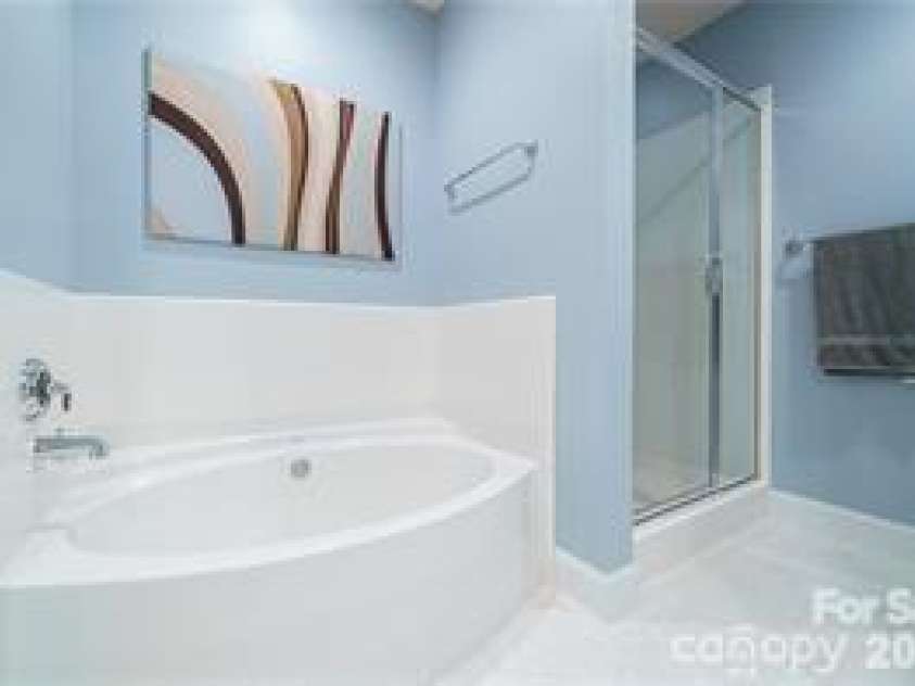 435 Tryon Street, Charlotte, NC 28202.  MLS# CAR4404607, YatesRealty ID 10172. 