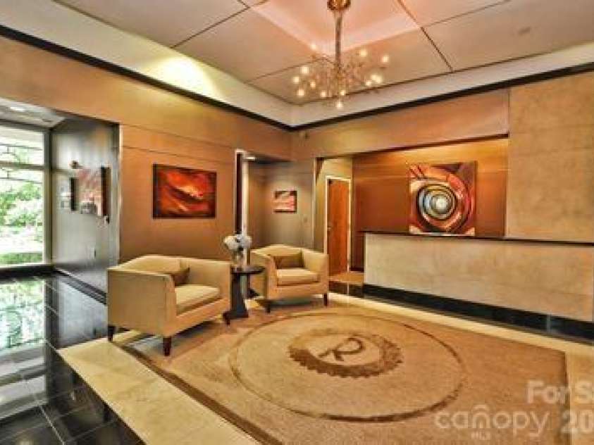 435 Tryon Street, Charlotte, NC 28202.  MLS# CAR4404607, YatesRealty ID 10172. 