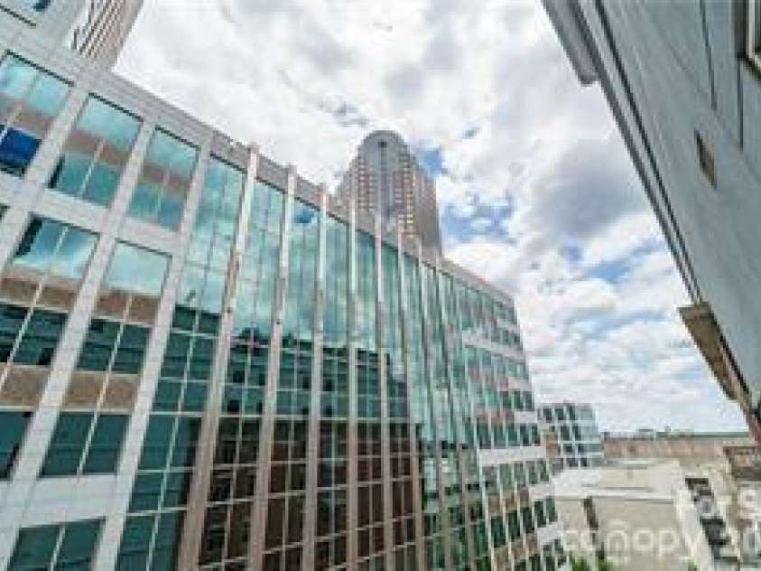 435 Tryon Street, Charlotte, NC 28202.  MLS# CAR4404607, YatesRealty ID 10172. 