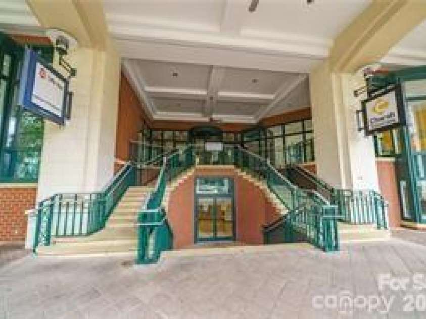 435 Tryon Street, Charlotte, NC 28202.  MLS# CAR4404607, YatesRealty ID 10172. 