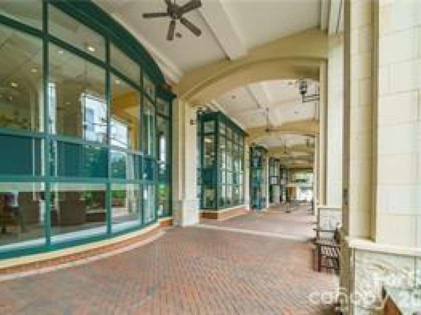435 Tryon Street, Charlotte, NC 28202.  MLS# CAR4404607, YatesRealty ID 10172. 