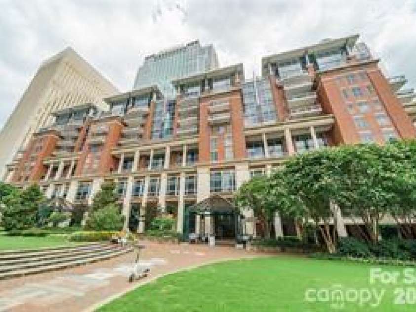 435 Tryon Street, Charlotte, NC 28202.  MLS# CAR4404607, YatesRealty ID 10172. 