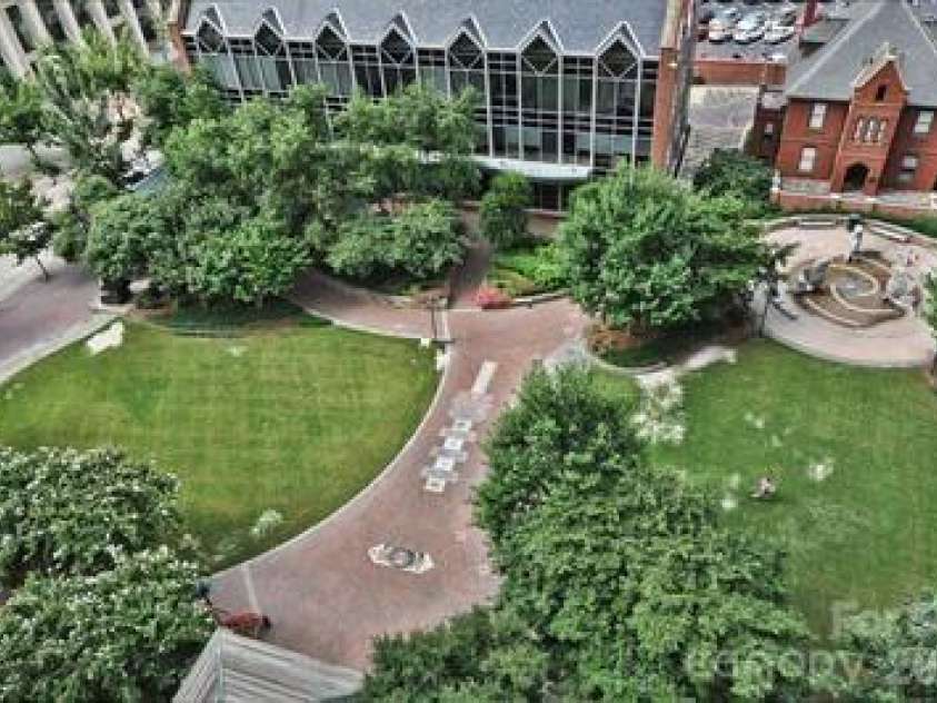 435 Tryon Street, Charlotte, NC 28202.  MLS# CAR4404607, YatesRealty ID 10172. 