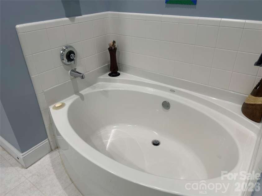 435 Tryon Street, Charlotte, NC 28202.  MLS# CAR4404607, YatesRealty ID 10172. 