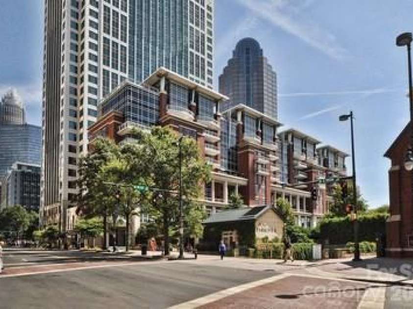 435 Tryon Street, Charlotte, NC 28202.  MLS# CAR4404607, YatesRealty ID 10172. The Ratcliffe