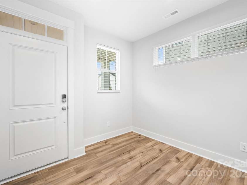 9646 Munsing Drive, Charlotte, NC 28269.  MLS# CAR4239038, YatesRealty ID 10172. 