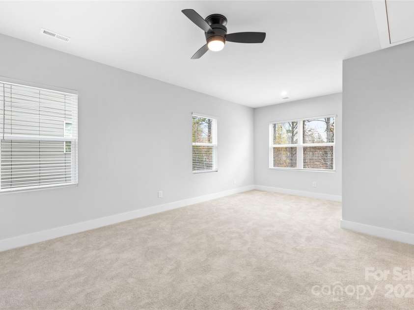 9646 Munsing Drive, Charlotte, NC 28269.  MLS# CAR4239038, YatesRealty ID 10172. 