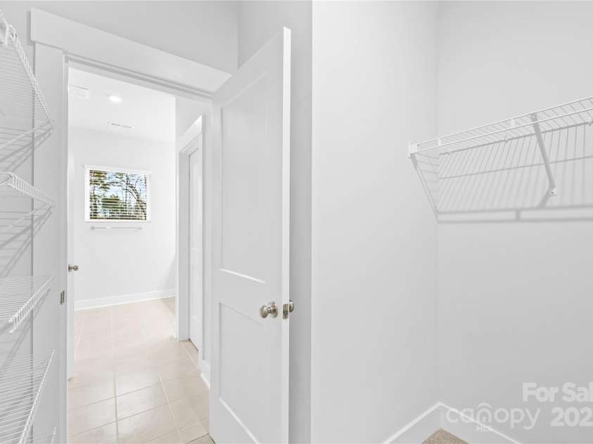 9646 Munsing Drive, Charlotte, NC 28269.  MLS# CAR4239038, YatesRealty ID 10172. 