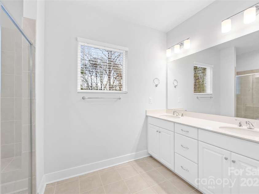 9646 Munsing Drive, Charlotte, NC 28269.  MLS# CAR4239038, YatesRealty ID 10172. 