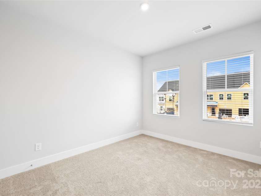9646 Munsing Drive, Charlotte, NC 28269.  MLS# CAR4239038, YatesRealty ID 10172. 