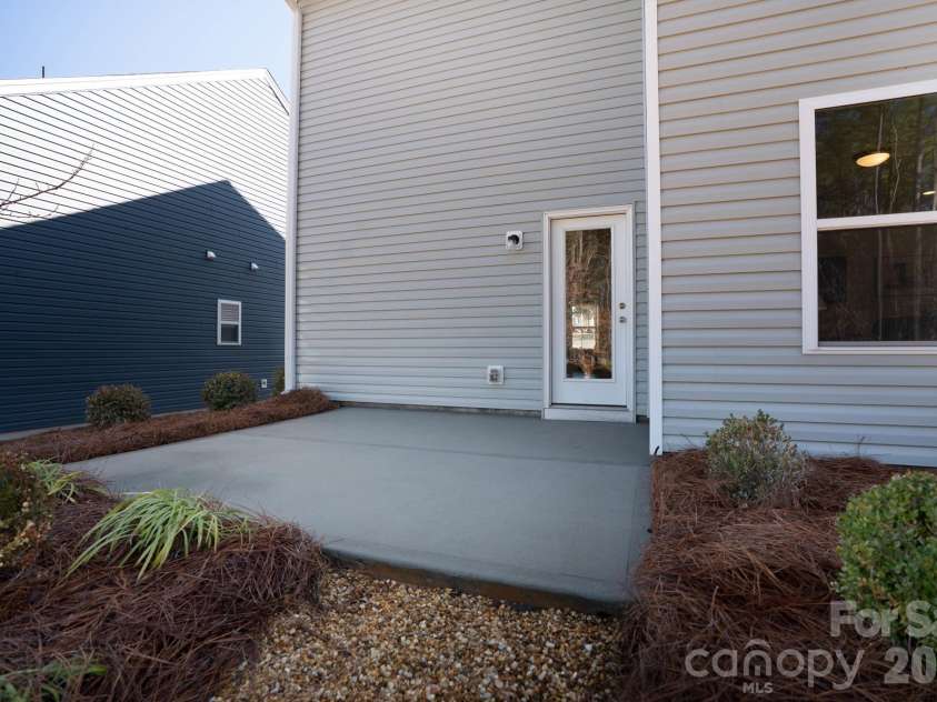 158 Mooring Drive, Statesville, NC 28677.  MLS# CAR4345367, YatesRealty ID 10173. 