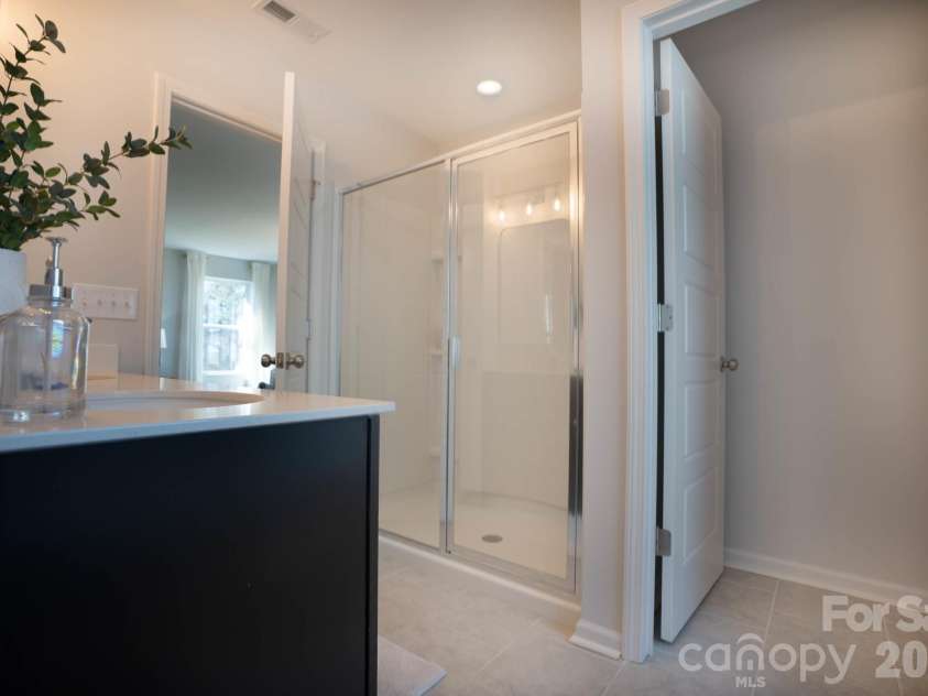 158 Mooring Drive, Statesville, NC 28677.  MLS# CAR4345367, YatesRealty ID 10173. Walk-In Shower | Master Bathroom