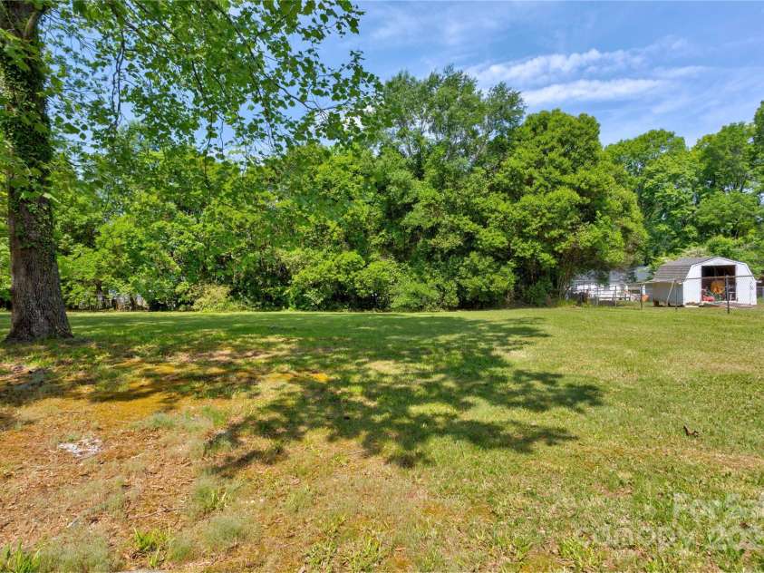 191 Scenic Drive, Concord, NC 28025.  MLS# CAR4253371, YatesRealty ID 10173. 