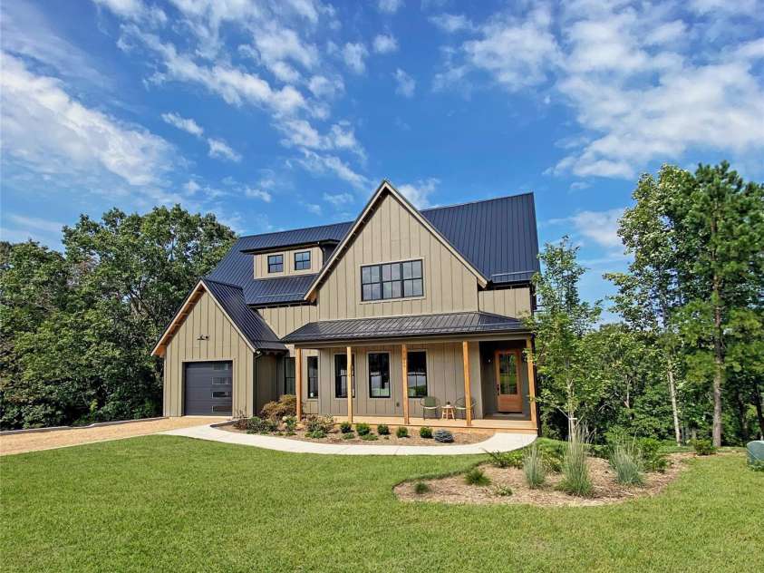 244 Westridge Farm Road, Asheville, NC 28804.  MLS# CAR4219228, YatesRealty ID 10174. 