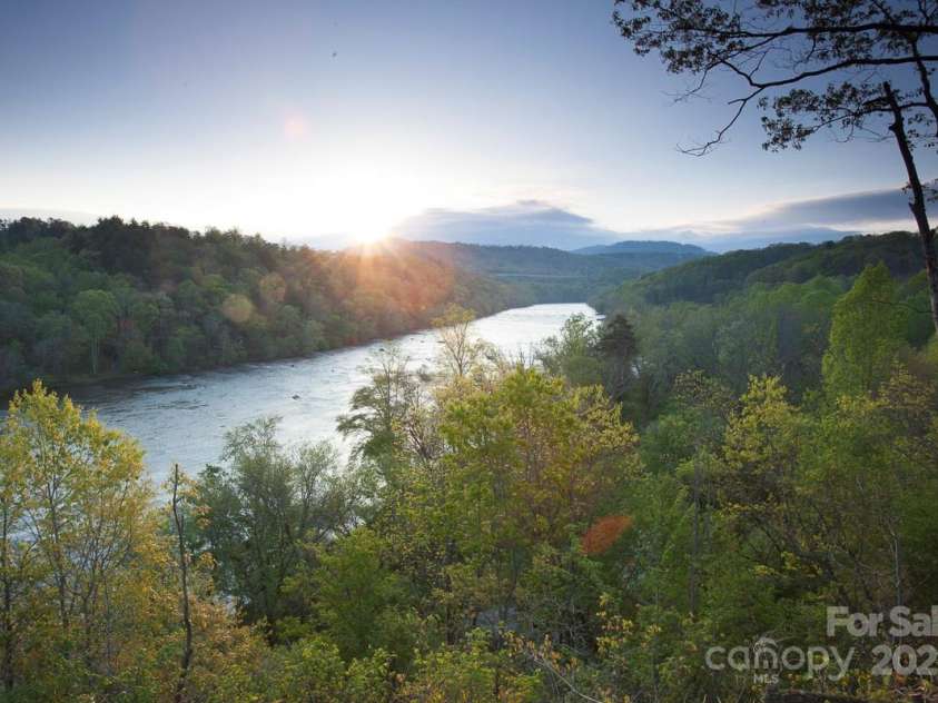 244 Westridge Farm Road, Asheville, NC 28804.  MLS# CAR4219228, YatesRealty ID 10174. 