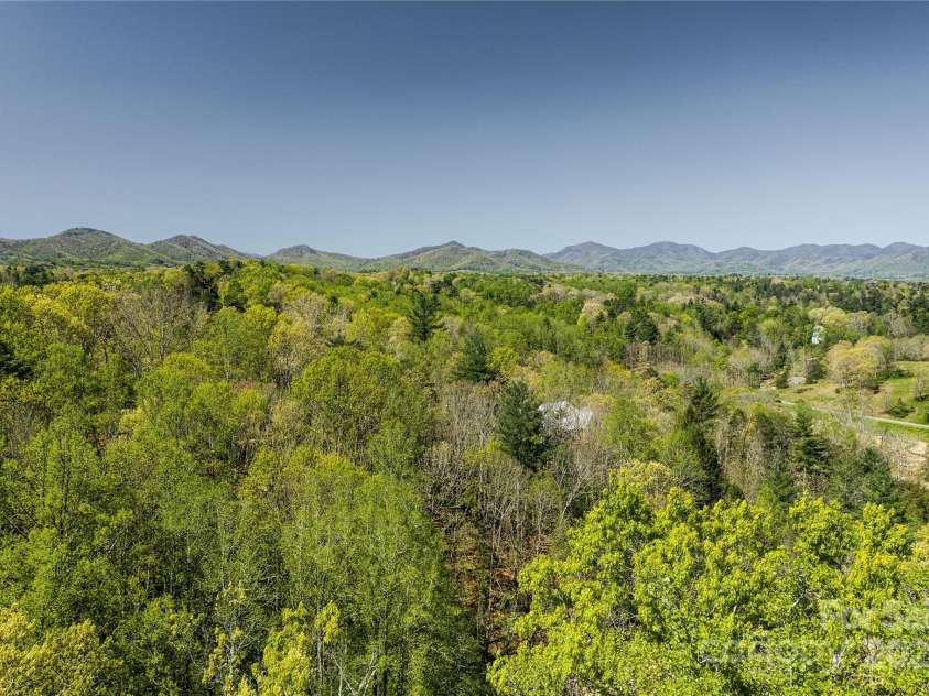 244 Westridge Farm Road, Asheville, NC 28804.  MLS# CAR4219228, YatesRealty ID 10174. 