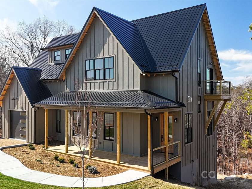 244 Westridge Farm Road, Asheville, NC 28804.  MLS# CAR4219228, YatesRealty ID 10174. 