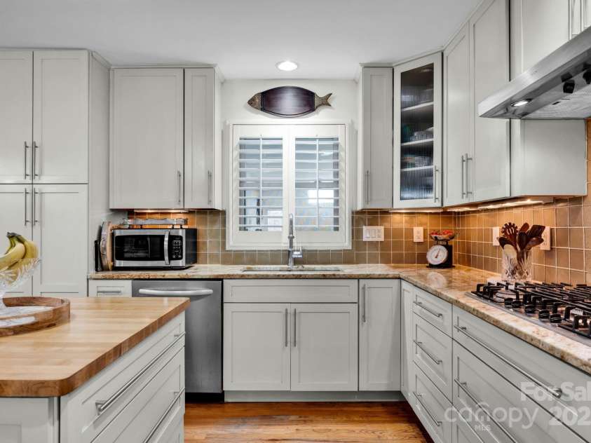 4937 Broken Saddle Lane, Charlotte, NC 28226.  MLS# CAR4244000, YatesRealty ID 10175. 