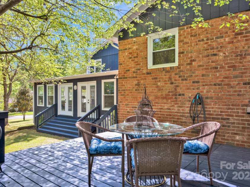 4937 Broken Saddle Lane, Charlotte, NC 28226.  MLS# CAR4244000, YatesRealty ID 10175. 