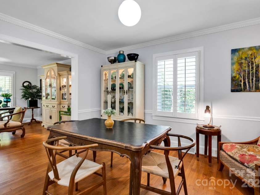 4937 Broken Saddle Lane, Charlotte, NC 28226.  MLS# CAR4244000, YatesRealty ID 10175. Dining area.