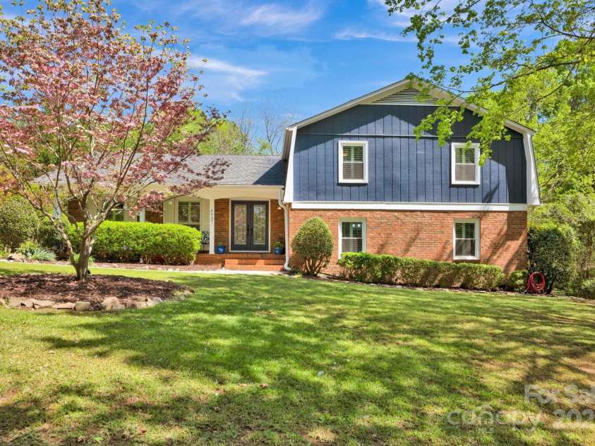 4937 Broken Saddle Lane, Charlotte, NC 28226.  MLS# CAR4244000, YatesRealty ID 10175. Welcome home to 4937 Broken Saddle Lane!
